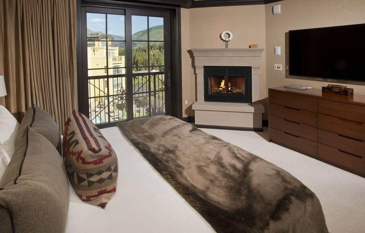 Legendary Lodging At The Ritz Vail Kültér fotó