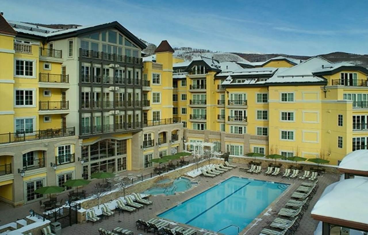 Legendary Lodging At The Ritz Vail Kültér fotó