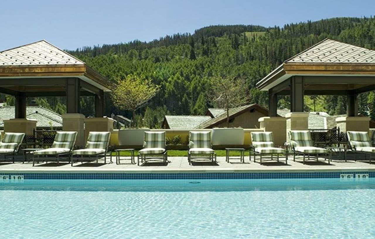 Legendary Lodging At The Ritz Vail Kültér fotó