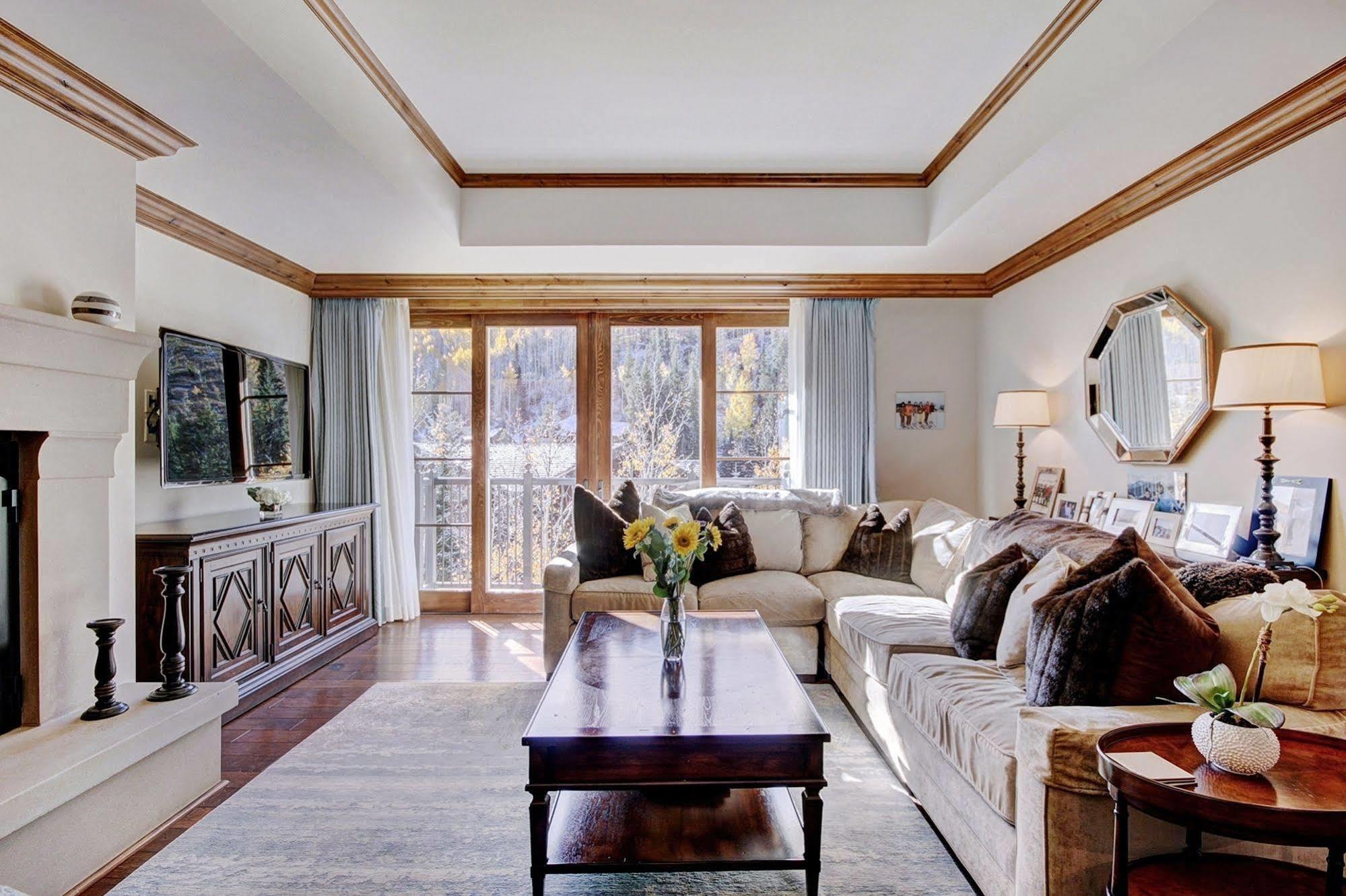 Legendary Lodging At The Ritz Vail Kültér fotó