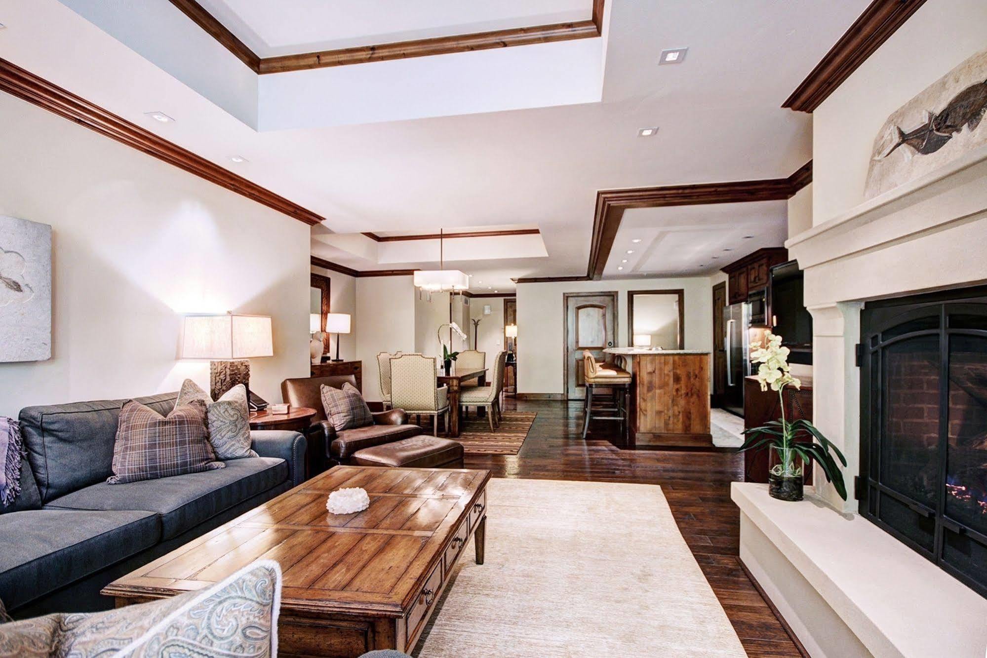 Legendary Lodging At The Ritz Vail Kültér fotó
