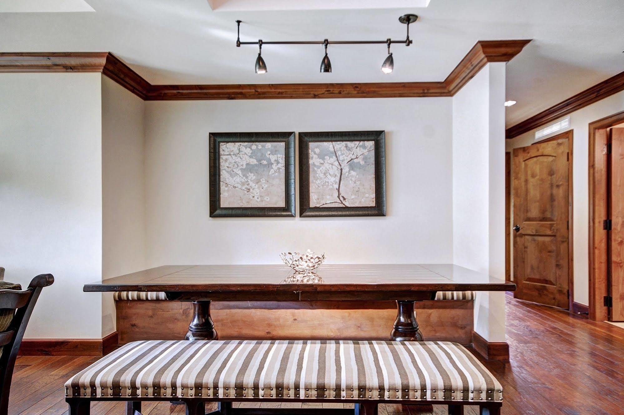 Legendary Lodging At The Ritz Vail Kültér fotó