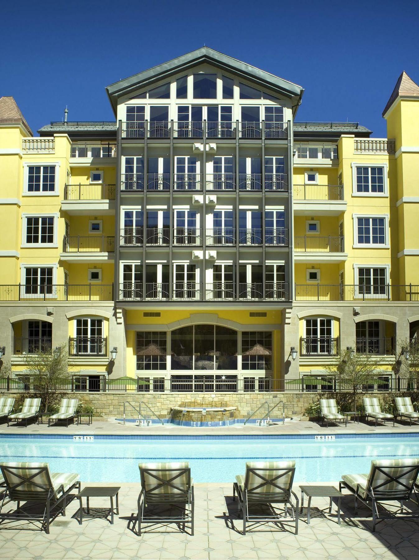 Legendary Lodging At The Ritz Vail Kültér fotó